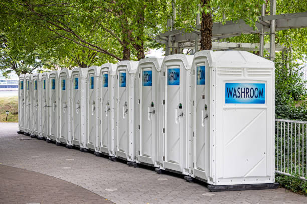 Best Portable restroom trailer rental  in Hoffman Estates, IL
