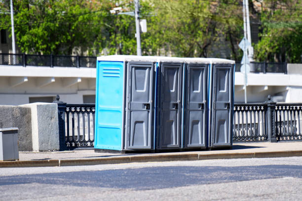 Best Portable restroom trailer rental  in Hoffman Estates, IL